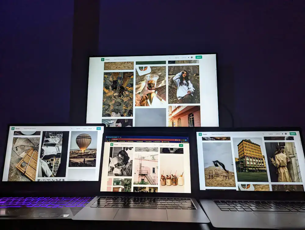 Multiple screens showing the same co-op session